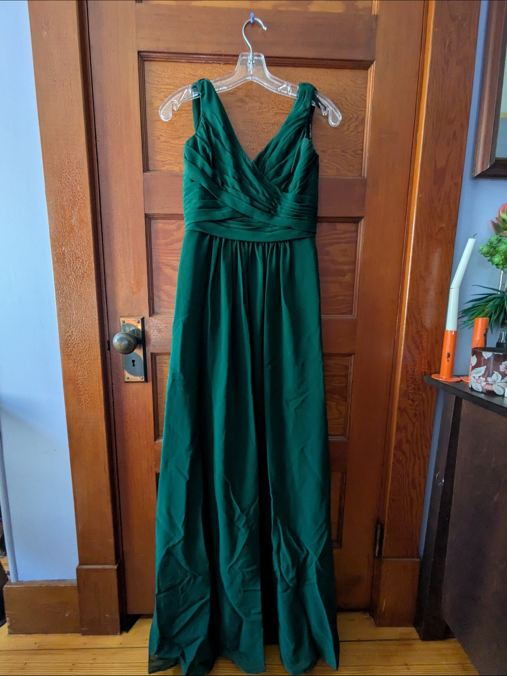 Elegant Green V-Neck Pleated Women’s Evening/Bridesmaid Dress
